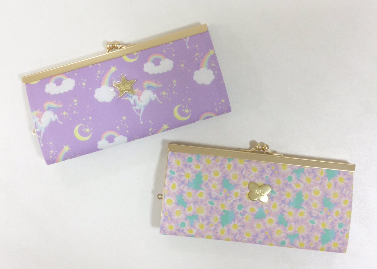 fafa_CHIBA's tweet photo. 長財布がリニューアルして久々の登場です👛💕カードや小銭も沢山入るのに薄くてコンパクト❣️職人さんによってひとつひとつ丁寧に作られたがまぐち財布は、機能性と美しさを兼ね備えたアイテムです✨
🎀¥6,600(税込価格) https://t.co/r9xYJRWKCI
