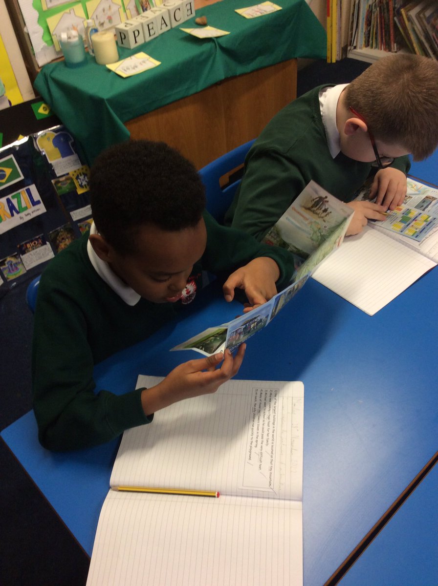 StMM_2021's tweet photo. Year 3/4 have been exploring the features of a brochure #persuading #planningatrip https://t.co/69dHyKebyq