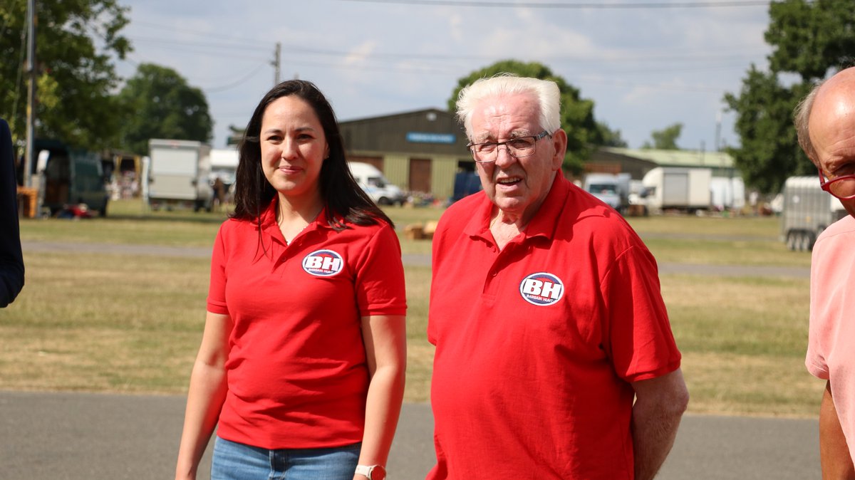 BBC Bargain Hunt tweet media