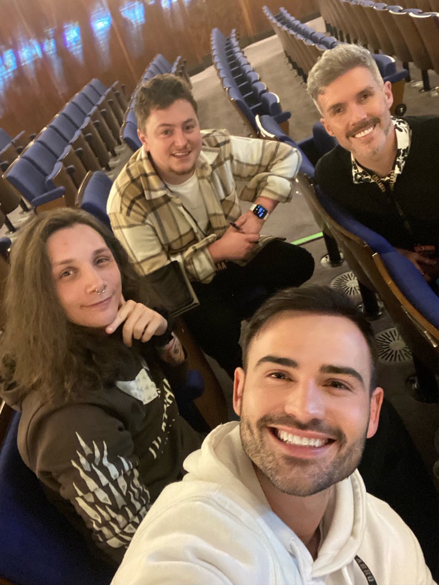 Collabro's tweet photo. Today is the day… the Farewell tour begins! ❤️

We can’t wait to celebrate the journey of Collabro with you all over the next few weeks 🥰

Book your tickets now via https://t.co/s8rDG13EbC 🎟️ https://t.co/wPOvDxJ2bp