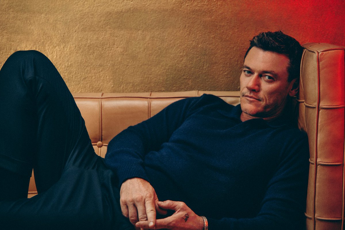 Luke Evans on his Christmas album, duetting with Nicole Kidman and life in the music industry musicweek.com/talent/read/lu…