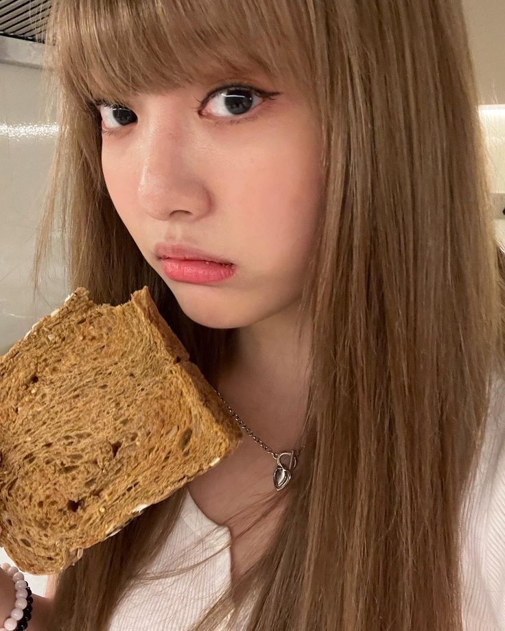 atikroft's tweet photo. Ningning suffered too much abuse on lysn, S.M.Entertainment should take measures to protect her
#PLEASEPROTECTNINGNING
#닝닝 #宁艺卓 #宁宁 #ニンニン #에스파 #aespa https://t.co/ROOHMUYG10