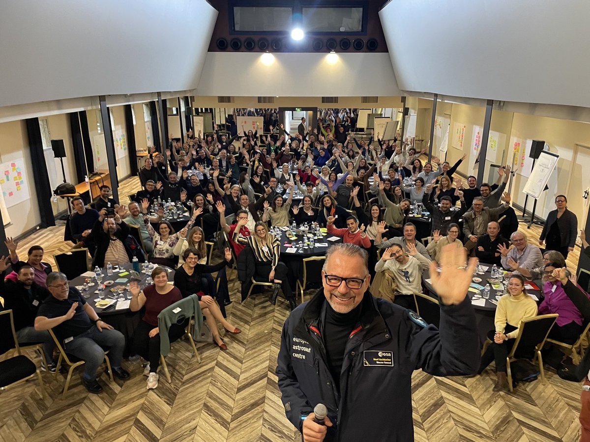 AschbacherJosef's tweet photo. Met with @esa Communication team today to congratulate them on a successful year, the culmination of which was the transparent and inspiring way they communicated about #CM22. 
 
ESA is made up of great, dedicated teams and this one is no exception. Thank you all! https://t.co/mBy1QVO97s
