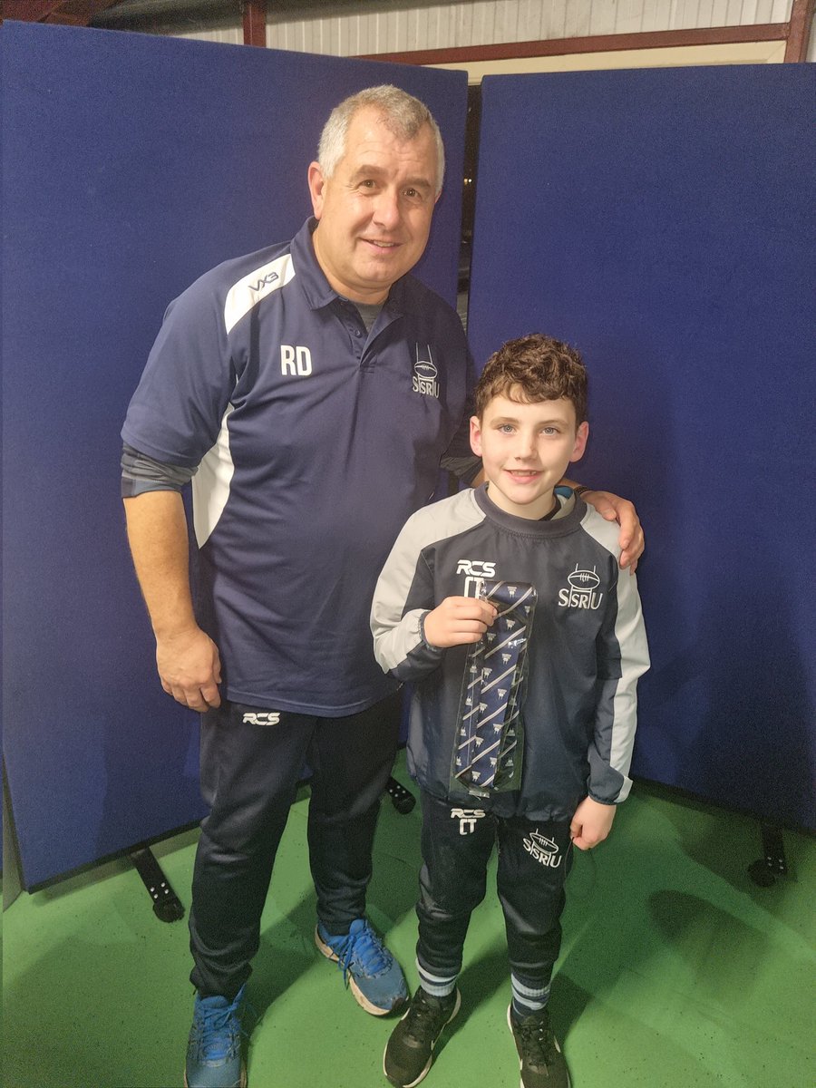 thomash253021's tweet photo. So proud of Cian accepting his Swansea Schools Rugby Union tie last night and being named as captain of the squad for the 2022/2023 season🤍
@petethomas15 @Trebanosu11s @TrebanosRFCJuni @SSRU11Rugby @ygglonlas https://t.co/iMSwEhDG8x