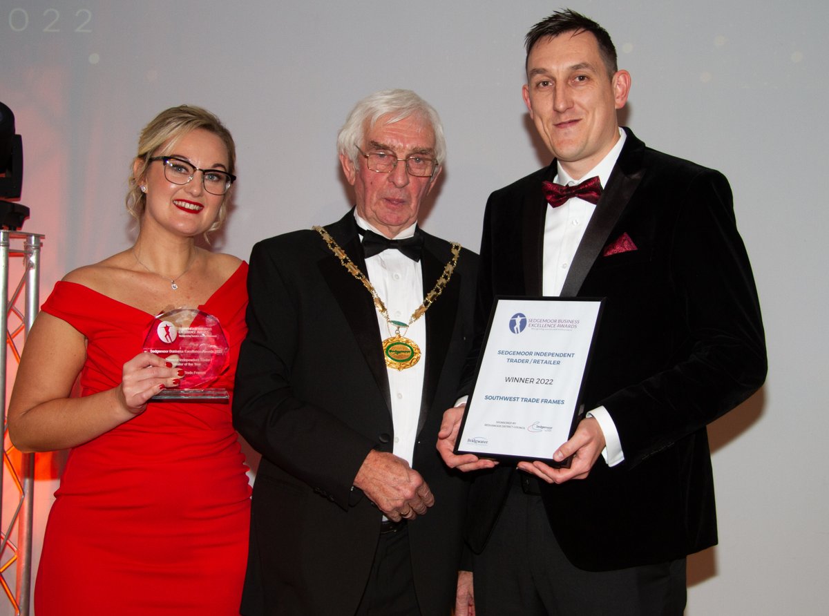SedgemoorAwards's tweet image. 𝐒𝐨𝐮𝐭𝐡𝐰𝐞𝐬𝐭 𝐓𝐫𝐚𝐝𝐞 𝐅𝐫𝐚𝐦𝐞𝐬 - 𝑆𝑒𝑑𝑔𝑒𝑚𝑜𝑜𝑟 𝐼𝑛𝑑𝑒𝑝𝑒𝑛𝑑𝑒𝑛𝑡 𝑇𝑟𝑎𝑑𝑒𝑟/𝑅𝑒𝑡𝑎𝑖𝑙𝑒𝑟 
"We're delighted to be announced as winners &amp;amp; be recognised for our hard work &amp;amp; dedication, this is a big achievement for us as a small family business" #sbea2022