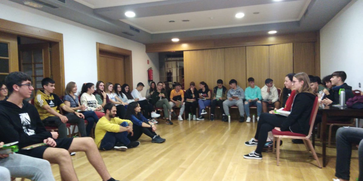 ConsejeriaEduc1's tweet photo. ¡Enhorabuena al profesorado y alumnado de 1º Bach IE Severo Ochoa (Tánger) por participar en el programa nacional Rutas Científicas, Artísticas y Literarias (2022-23)! Han realizado la Ruta de las Mil Culturas por Madrid y Castilla-La Mancha. Todo nuestro apoyo y reconocimiento https://t.co/9TdbfPPtBI