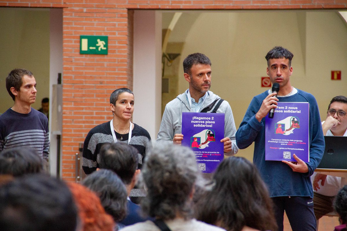 ladinamo_'s tweet photo. ⏳I vam aprofitar el marc del Fòrum #ViaCoop per presentar la campanya del FONS i recordar que queden 5 dies per poder arribar al mínim de finançament per fer 2 #PisosSolidaris a @EmpriuC i #LaXicoira
⚠ Estem al 84% 🌡
💌Col·labora a https://t.co/qhkASLYzya https://t.co/uLC81qhZbe