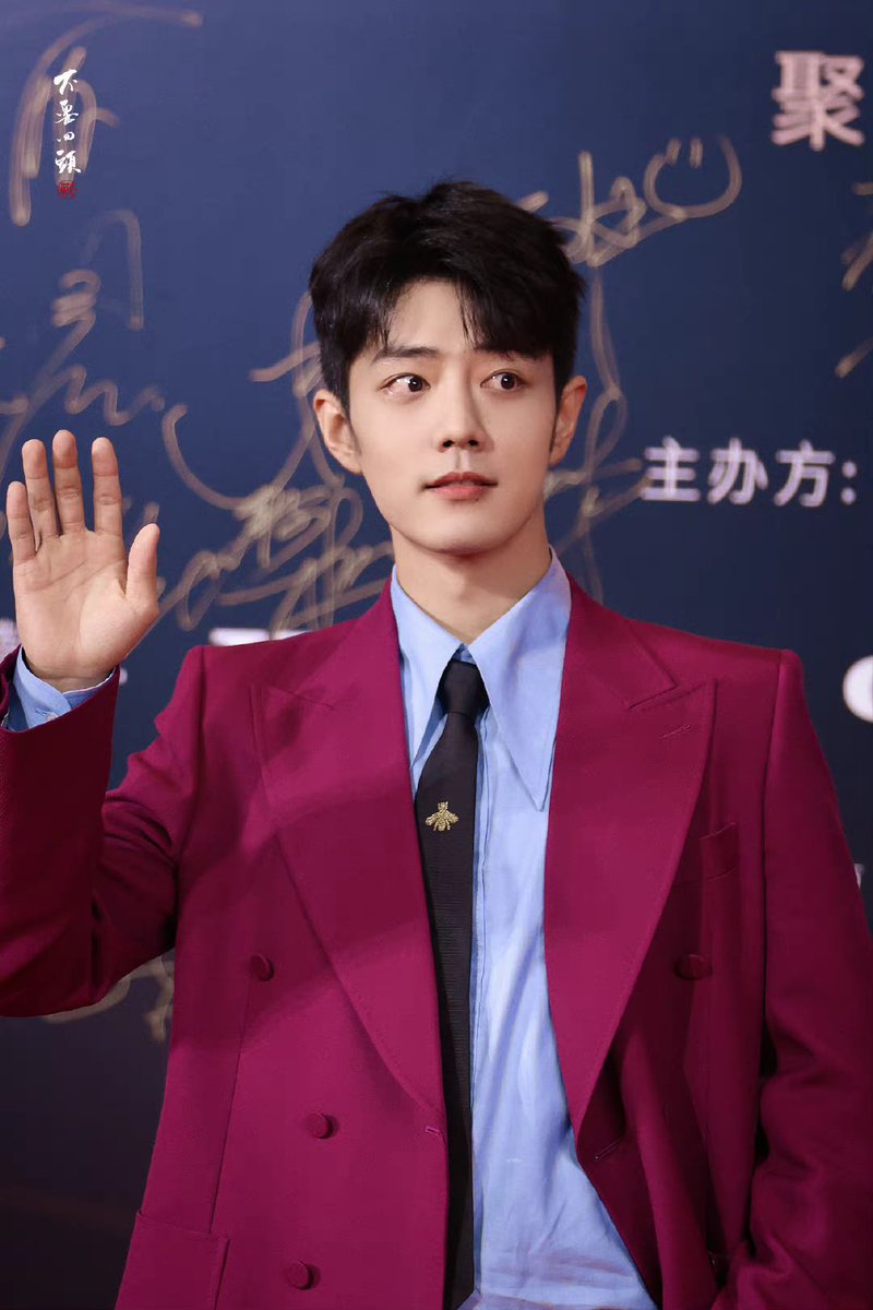 solozhan's tweet photo. like be fucking serious…. i’d be seething if i were one of the other male celebrities like how r u gonna let yourself get embarrassed like that😵 should’ve kept ur ass at home! https://t.co/jBySWsNCEq