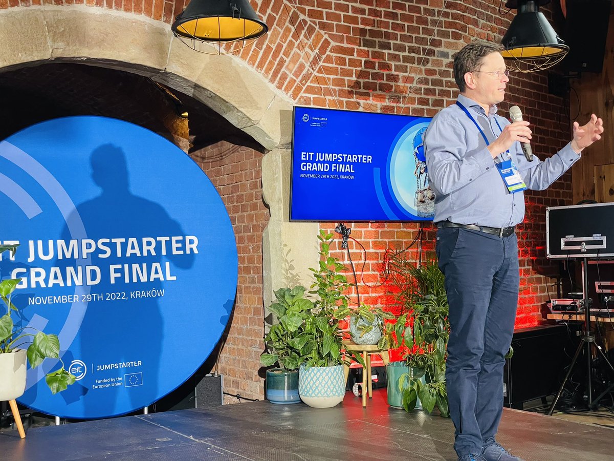 “It’s a great achievement for all the innovators who got into the Finals. Good luck today!” Balazs Furjes, EIT Health InnoStars Managing Director welcomed all the #EITJumpstarter talents.