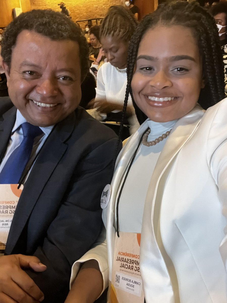 marlonreis's tweet photo. Começa agora a 1ª Conferência do Pacto pela Equidade Racial, inciativa pelo envolvimento do mundo empresarial na luta contra o racismo estrutural. A @educafro, que integra o Pacto desde o nascimento, está presente.
#lutaantirracista #racismoestrutural #equidaderacial #educafro https://t.co/0XQbUeHdTK