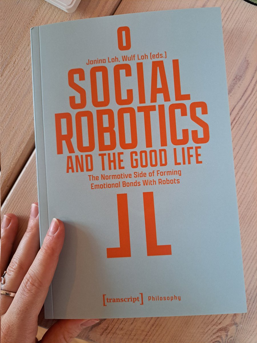 Excited to have received my hard copy of Social Robotics and The Good Life, which includes a contribution written by myself, @SvenNyholm & @Lilyfrank16 on 'Emotional Embodiment in Humanoid Sex and Love Robots' 🤖