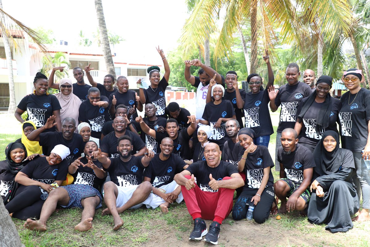 reachout_ke's tweet photo. #TeamBuilding
Networking, socializing and getting to know each other better.
This #TeamBuilding2022 helps staff to cohesively work together towards a common goal. The importance and main purpose of team building are to create a strong team through forming bonds and connections. https://t.co/vRDlkjGoZ2