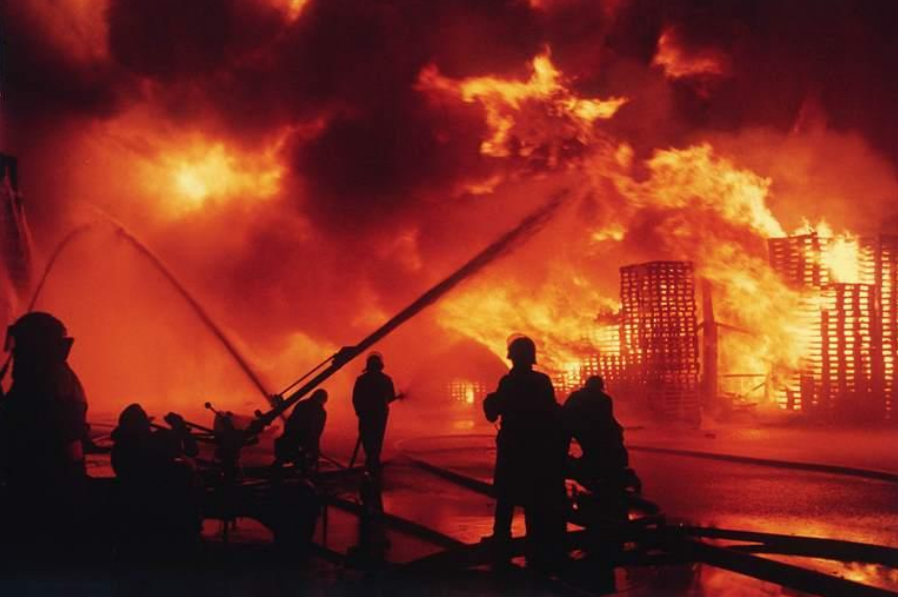 UNECE's tweet photo. The 🇺🇳 @UNECE Industrial Accidents Convention was negotiated to strengthen prevention &amp; coordination after grave international water #pollution of 1986 #Sandoz disaster

Its outstanding work for 30 years has proven to be of great value to parties and beyond, stresses @EU_UNGeneva https://t.co/t578C2gLkw