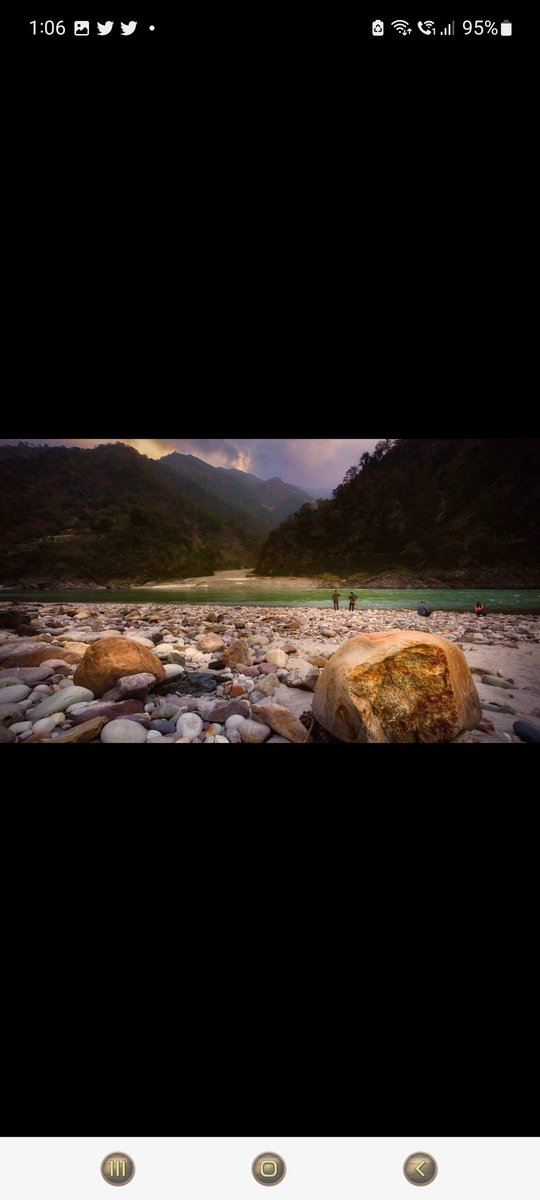 RishidaJ's tweet photo. The Once in a lifetime experience 😌The Divine Ganges...the serene  Calmness can't be explained 😇 #Rishikesh_BadrinathMarg #Uttrakhand #Devbhoomi https://t.co/Zt8i3oW9S8