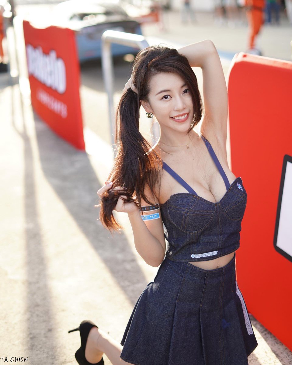 chanel44444444's tweet photo. 我戒不掉你 像戒不掉呼吸🍫
📷 @TACHIEN
🏁 @lihpaoracing
👠 @wowshoes.tw
#lihpaoracingpark #racequeen #carmodel #race #racecar #racecars #racetruck #track #trackday #trackcar
#1o1factory #101factory #raceteam https://t.co/5eyjgYSV8n