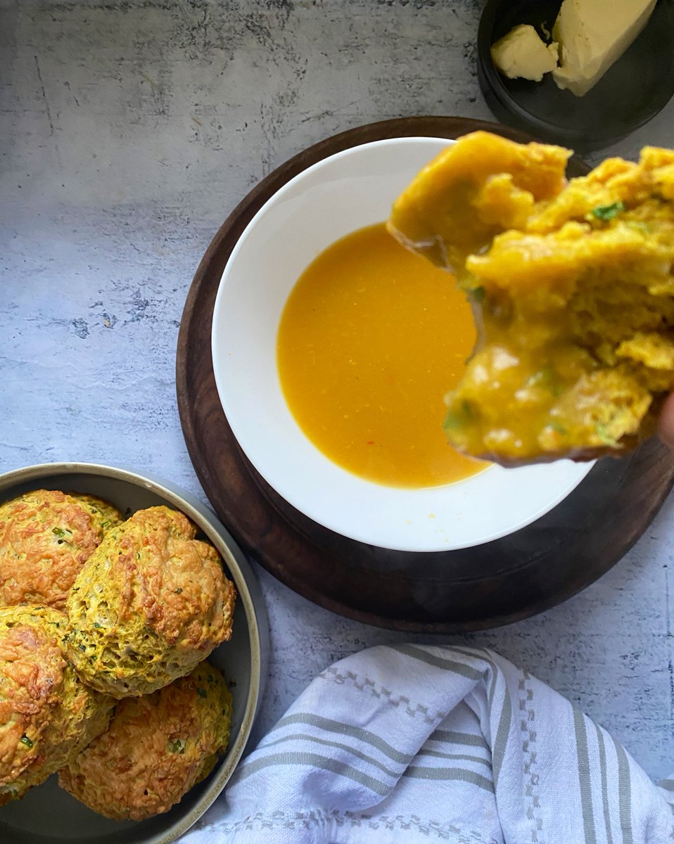 foodobsessedgi2's tweet photo. Soup tonight… shall we have a bit of Bombay Cheese Scone action too?! #fusionbaking #indianfood #britishfood https://t.co/Uwn8eHAjgw