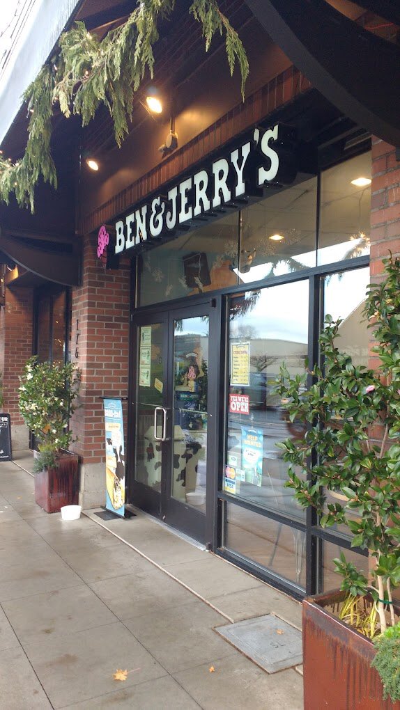 baekhopop's tweet photo. baekho at ben &amp; jerry’s on lake street, kirkland. i think he’s having their marshmallow sky ice cream? https://t.co/yn0BISmI2T