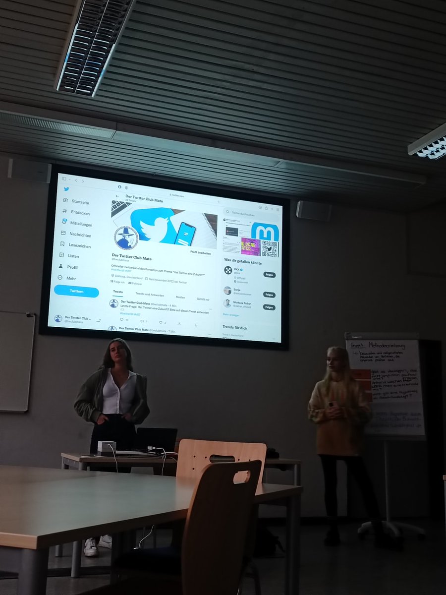 Ein Tweet über ein BarCamp über Twitter? Twitterception. Klasse Aufwand auf jeden Fall👏 <a href="/vickyonkomm/">vickydiestudentin</a> <a href="/pauline_onkomm/">Pauline</a> @lifeofonkomm #dll7 #twitterdll <a href="/twclubmate/">Der Twıtter Club Mate</a>  #dll22
