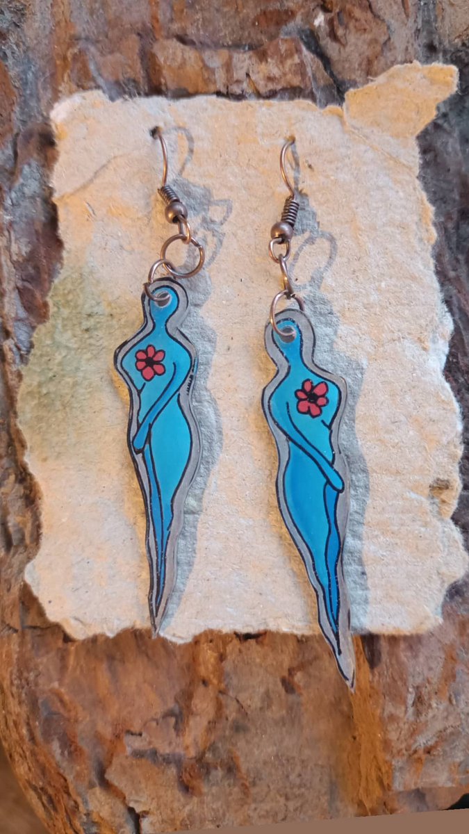 burcusobayapan's tweet photo. Yeni küpeler...

#küpe #hediyelik #alışveriş #takı #takıtasarım #jewellerydesign #designers #design #elyapımı #earrings #aksesuar #accesories #handcraft #handmade #çizim #artist #illüstrasyon #geometric #otantik #ankara #bohem #unic #drawing #dreams #nowember #butik https://t.co/A81DeE7wMj