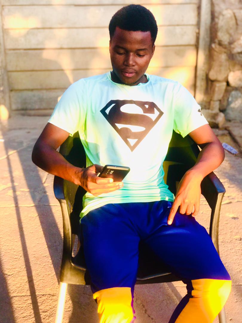 LouisMarapira's tweet photo. I knew I was matured the day I walked passed an empty bottle of 2L soft drink without kicking it...

Out of joy I went back and kicked it, to celebrate my maturity.Please follow my page https://t.co/jcLXZmgnSP