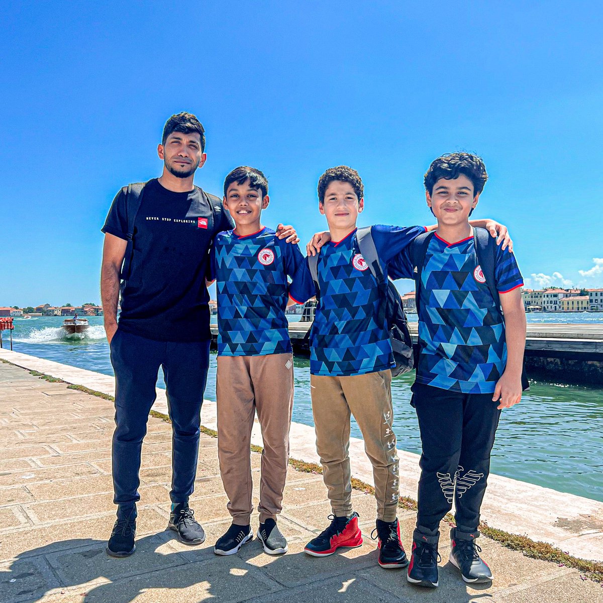 themeeran7's tweet image. My favourite travel companions.
.
#AlphaCoach #HardestWorkerInTheRoom #AlphaFootballAcademy #VeneziaFC #SummerCamp #Oman #Italy #Throwback 🇴🇲🇮🇹