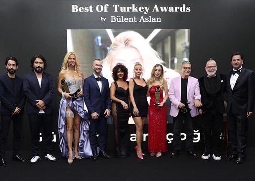 magazinking's tweet photo. Doya doya moda tv 8 &amp; Tuğba Özay &amp; Mehmet Ali Erbil &amp; Uğurkan Erez &amp; Gülşah Saraçoğlu &amp; Bülent Aslan &amp; Yasemin Yılmaz &amp; Serdar Uzuntaş https://t.co/QpeUv7ZjGf