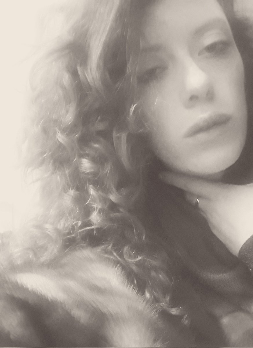 lucreziared69's tweet photo. Questa #influenza #maledetta mi fa sentire così, appannata.
#truehate https://t.co/9WAOS8lsGm