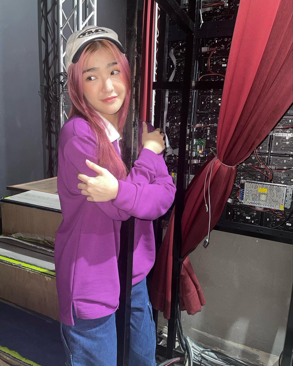 SP_PJN48's tweet photo. เอ็นดูมาก เอ็นดูเค้ามาตลอด
ที่ผ่านมาหนูทำหน้าที่รองกัปตันได้ดีมาตลอดเลยนะ พอไม่อยู่แล้วมันก็ใจหายเหมือนกัน แต่ก็นั่นแหละ เราต่างก็ต้องแยกย้ายไปเติบโต…
บ๊ายบาย Saishuu bell ga naru
#JennisViceCapBIII
#SpreadOurWings
#JennisOprasert #JennisBNK48 https://t.co/HgW7NAapmW
