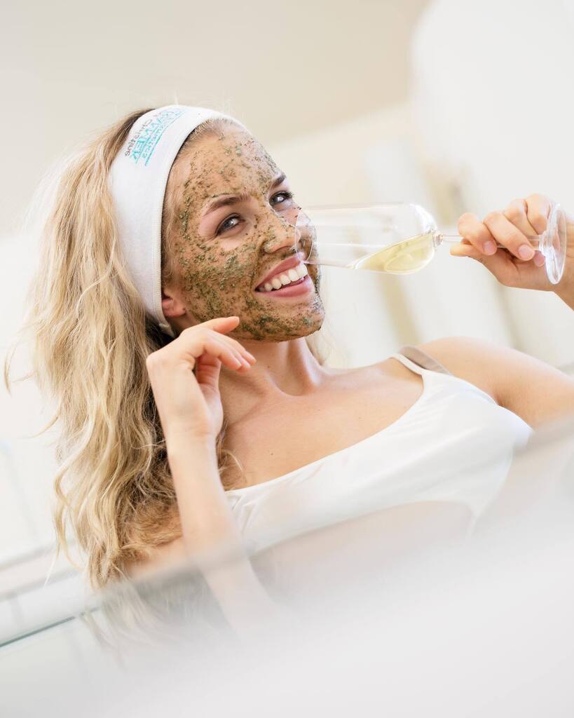 ciceronetrh's tweet photo. Førjulsmagi for huden din med Green Peel🤩

Green Peel Fresh Up nå 795,- (ord 1395,-)
Green Peel Ekspress nå 495,- (ord 1025,-)

Book time på https://t.co/B6vWUOgdkY

#greenpeel #greenpeeltrondheim #schrammektrondheim #drschrammektrondheim #glød #sking… https://t.co/c2jmrSdymB https://t.co/1z2igTFz9B