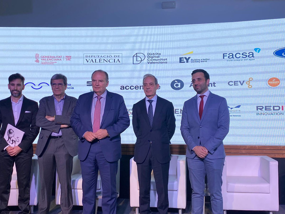 Avia_automocion's tweet photo. VP #AVIA, JL Tejerina reivindica la necesidad de formar técnicos: “hay que poner en valor la FP”
#ForoEconomicoValenciano  con @dariomlerga @AutPortValencia y Consejo Cámara Valencia https://t.co/kluY6ftR4z