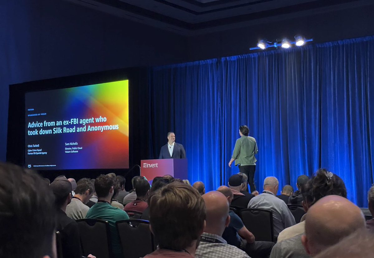 cwpkiehn's tweet photo. Unsere #Controlware Kollegen haben heute einige Fotos aus #LasVegas #USA von der #AWS #reinvent2022 geschickt ... #ControlwareOnTrack https://t.co/P4azYyVgZt
