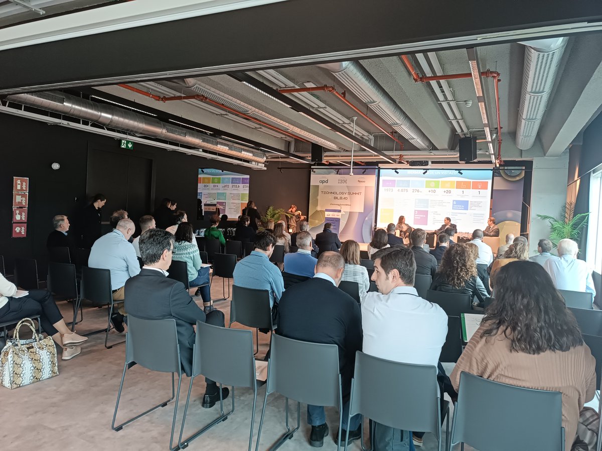 ItxasoGarciaRio's tweet photo. Arrancamos la segunda parte de la jornada con la #Ciberseguridad, porque la transformación digital debe ser segura… o no será. Participan Koldo Valle de @GrupoElecnor, Álvaro Fraile de @ibermaticagrupo e Isabel Tristán de @IBM_ES. https://t.co/IhXn3Sh2AX
