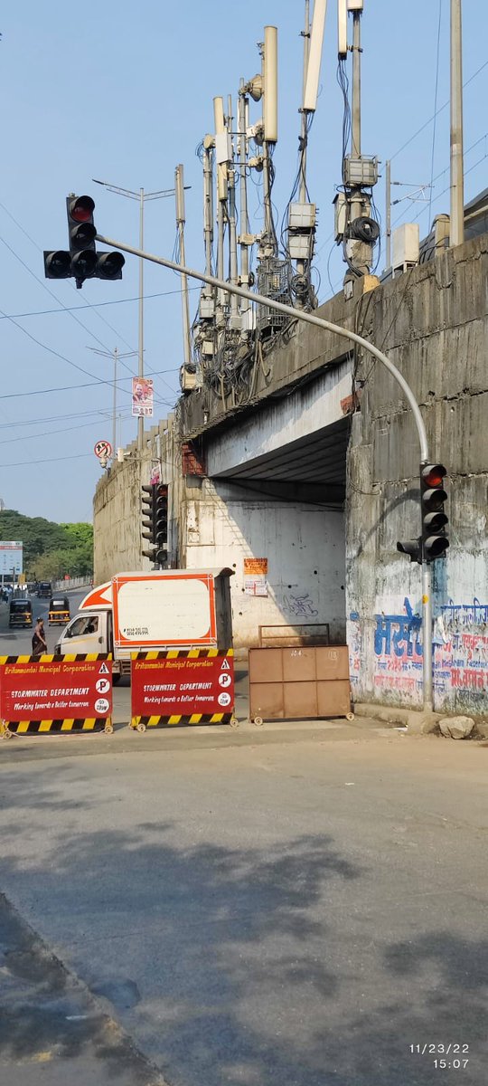 Decongest Akurli Road tweet media