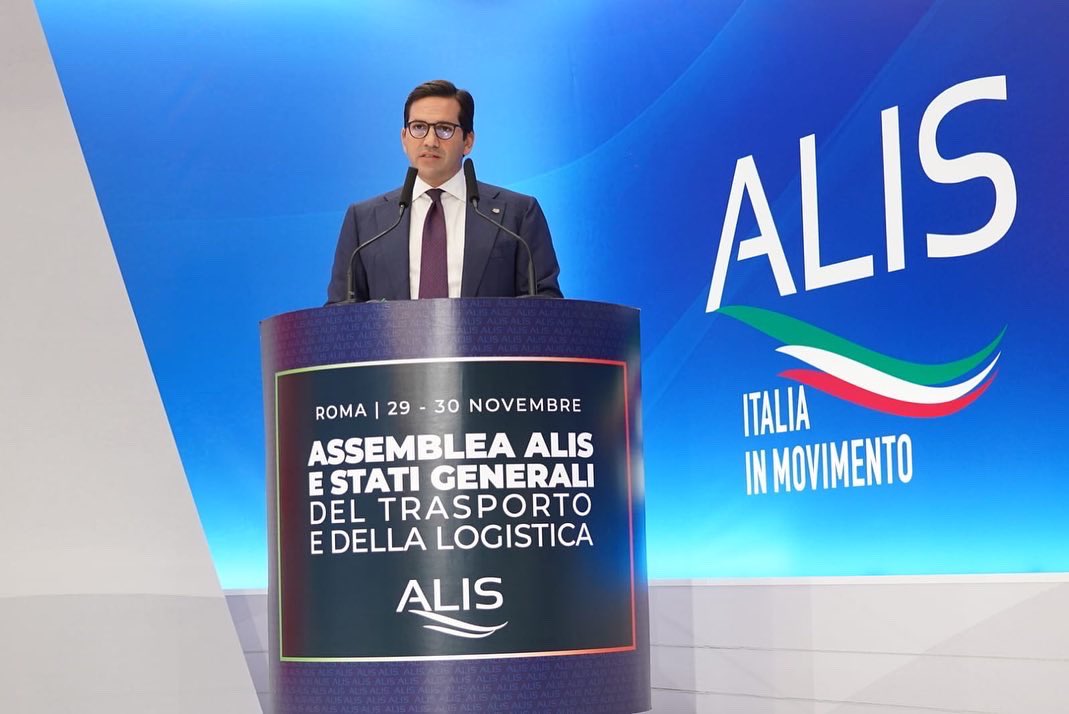 🗣️ <a href="/GuidoGrimaldi17/">Guido Grimaldi</a> 

🎙️”ALIS continua ad aggregare eccellenze imprenditoriali e stakeholder tanto da essere considerata oggi l’Associazione di riferimento del trasporto e della logistica, in Italia ed in Europa.
#StatiGeneraliDelTrasportoeDellaLogistica
#ItaliaInMovimento🇮🇹
