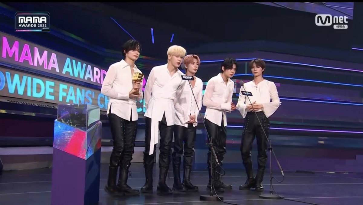 403_forever's tweet photo. Chúc mừng thành quả của chúng taaaaa❤ các cậu làm tốt lắm huhu
MOA IS ONEEE 
TXT IS MOA's CHOICE 
#모아_초이스_투바투_수상축하해I
#TXTonMAMA2022 #TXT_WWFC
#TOMORROW_X_TOGETHER 
@TXT_members @TXT_bighit https://t.co/y3Bas6o7TE
