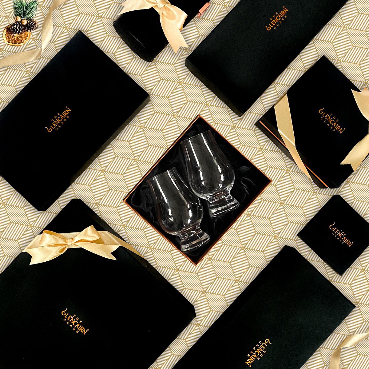 *REMINDER*

Tomorrow is our last day for guaranteed Pre-Christmas dispatch...Weds 21st Dec!

Shop Now before it's too late!

wineware.co.uk/gifts/