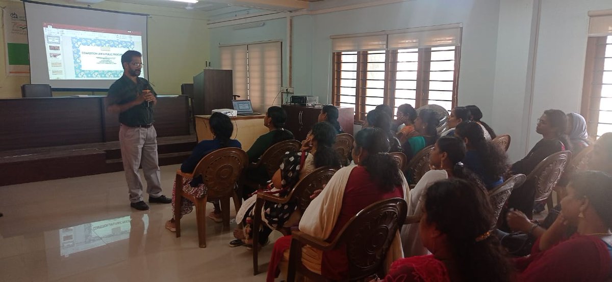 CCI_India's tweet photo. An Advocacy event on Competition Law and Procurement was conducted by Sh. Krishna Kumar, State Resource person for Kerala at District Kudumbasree Mission, Trichur, Kerala, for the Officers from the District Industries Centre on 24.11.2022

#CCI #CCIAdvocacy #SRP2022 https://t.co/xgJz0eHswd