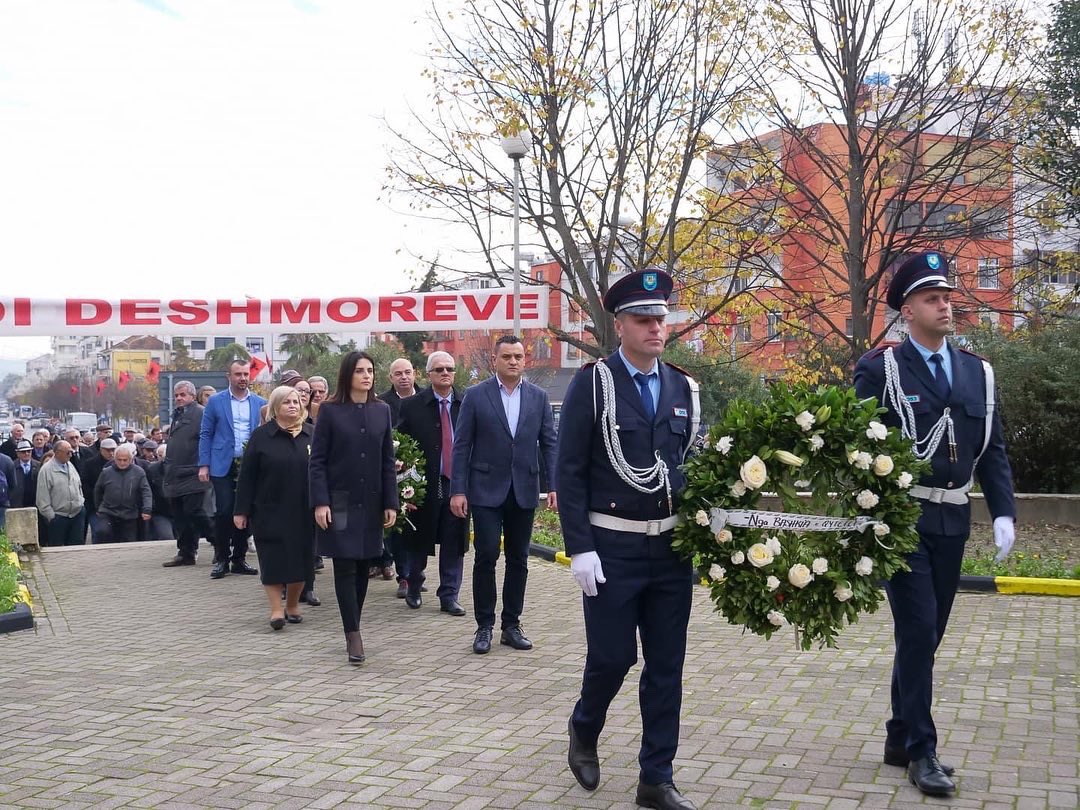 milvaekonomi's tweet photo. GËZUAR DITËN E ÇLIRIMIT🇦🇱

Lavdi Dëshmorëve, Mirënjohje dhe vlerësim për sakrificën e tyre 🙏

@EmirianaSako @klodianaspahiu https://t.co/fY0Y38Xxhz