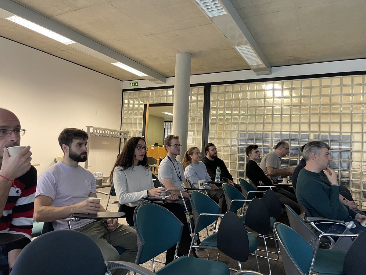 An eye-opening day for our optics community as our <a href="/SPIEtweets/">SPIE</a> and <a href="/OpticaWorldwide/">Optica</a> Student Chapters hosted Dr. <a href="/BVohnsen/">Brian Vohnsen</a>, who spoke about ‘Understanding the optics of the photoreceptors using directional light’ 👁️A big thanks to Dr. Vohnsen for joining us in @FocasInstitute 👏☺️