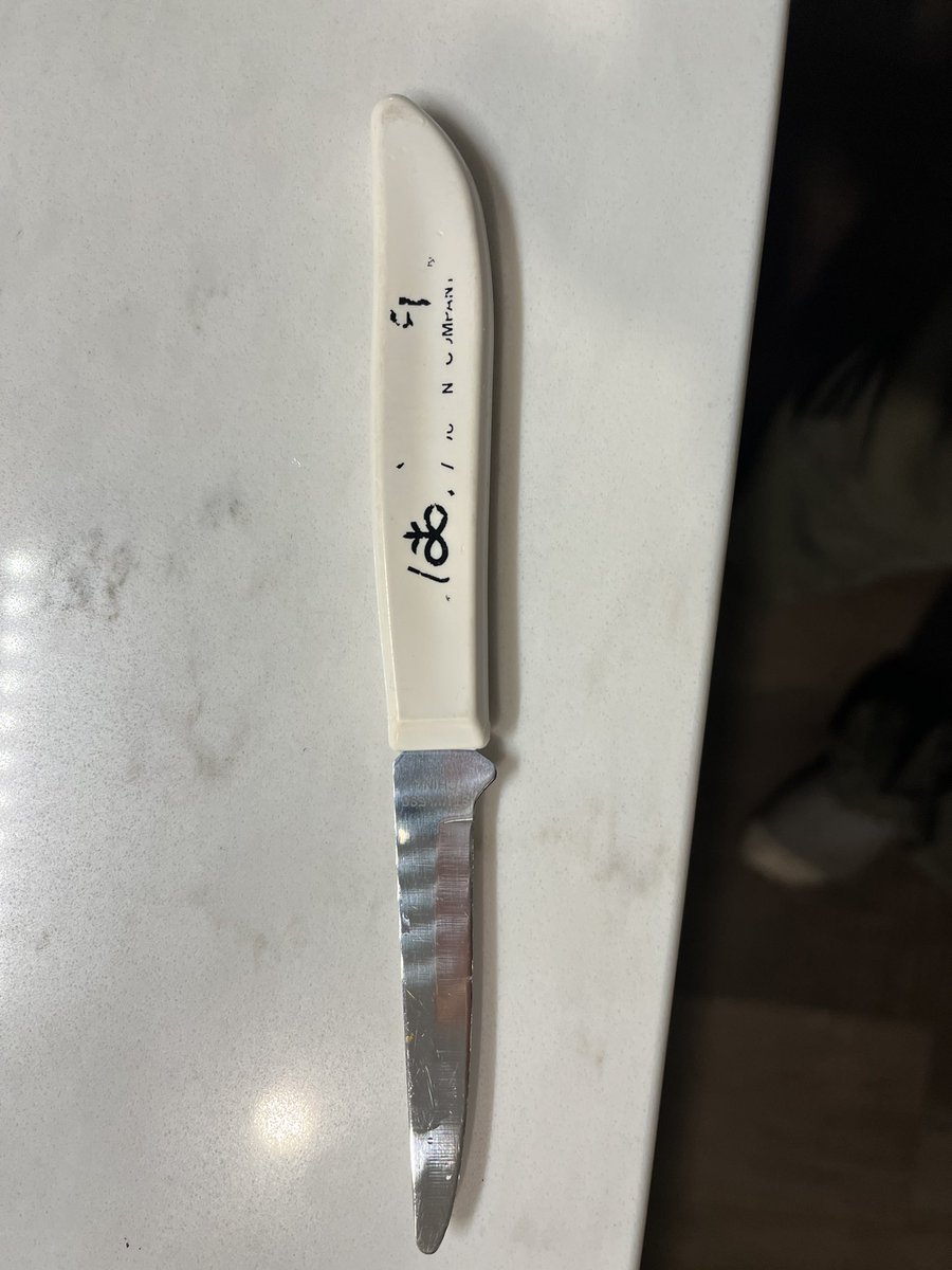 msulli_farms's tweet photo. @PioneerSeedsCA I kind of have 2, both get used everyday, the knife is getting worn as also being one of my wife’s favourites https://t.co/XzFuS8heJL
