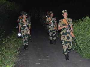 vanilacupcake2's tweet photo. #AlertMahilaPrahari ने भारत-पाक सीमा तरनतारन, पंजाब में #PakDroneShotDown पर पेशेवर दक्षता दिखाई। लेडी कॉन्स्टेबल ने एक ड्रोन को भारतीय क्षेत्र में प्रवेश करते हुए देखा और एक पैकेट से बंधे चीनी निर्मित ड्रोन को मार गिराया। #AlertBSF ने
#TwoDronesDowned
. https://t.co/SAayW3zP5f