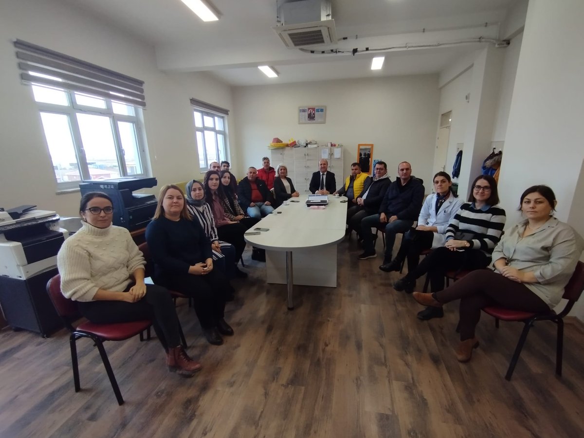 yenikarpuzluio's tweet photo. Okulumuzun ziyaretine gelen İlçe Millieğitim Müdürümüz ve Şube müdürlerimiz bizleri onre etmışlerdir.
@Edirne_MEM @Dr_Onderarpaci @IpsalaKaymakami @ipsalailcemem @smehmetengin https://t.co/yylTwz0ctL