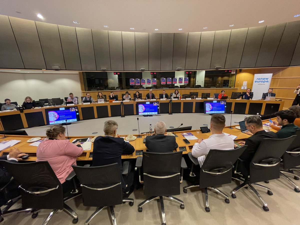 romaeducation's tweet image. Putting #earlychildhood at the heart of the #European #ChildGarantee event just started. Hosted and chaired by MEP Dragoș Pîslaru