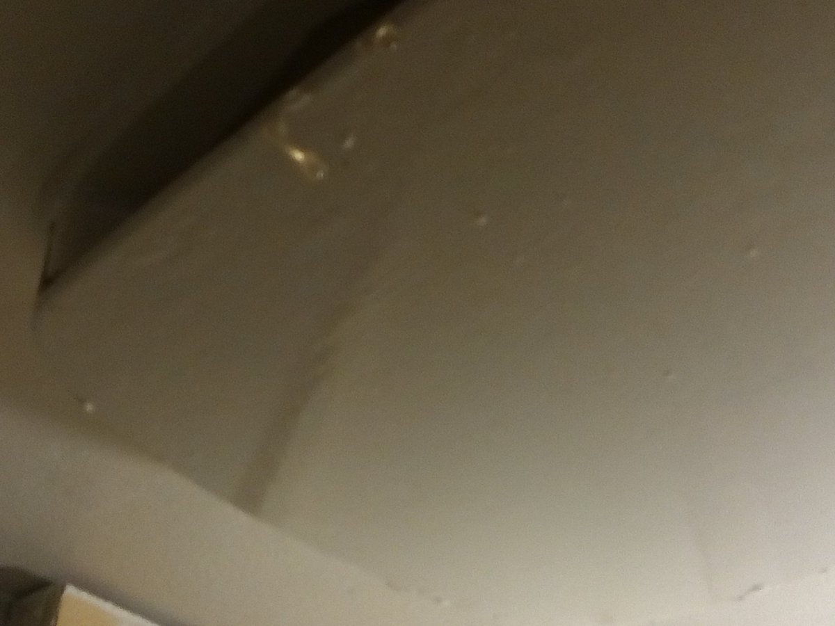 bostonflood's tweet photo. Is this ment to leak as it's first time in 6 years @Lincolnshirehp @Bostonboro @BBCLookNorth plus other repairs we still waiting on with #mold  until next Apr https://t.co/t6xGCX3Fbq