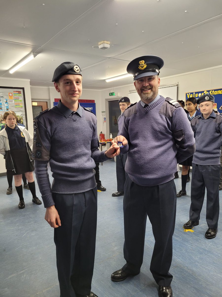 OC 1913 (Knotty Ash) Squadron APO T Butler presented Cadet Corporal Cleworth with his master cadet badge.
A huge congratulations to Cpl Cleworth, keep up the amazing work! 
<a href="/AirCadetsNorth/">North Region - RAF Air Cadets</a> <a href="/ACO_RCNORTH/">RC North - ACO</a> @IM_TDT <a href="/aircadets/">RAF Air Cadets</a> <a href="/OCMerseyside/">OC Merseyside Wing RAFAC</a> <a href="/ComdtAC/">Commandant RAF Air Cadets</a> <a href="/RAFAC_SnrCFAV/">Gp Capt Andy Pass MBE RAFAC</a> <a href="/WORAFAirCadets/">Warrant Officer Royal Air Force Air Cadets</a>