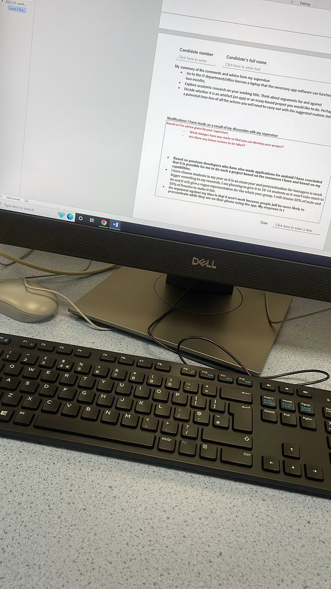 rakzfn's tweet photo. School is so boring just wanna play Fortnite ☹️ https://t.co/V1KVXwMBO3