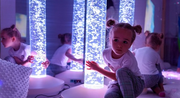 😴 Snoezelen Raum oder #snoezeln
#Snoezelen ist aus dem Wort „snuffelen“, also dem Schnuppern, und dem „doezelen“, dem Schlummern, entstanden.
Mehr zum Thema im #SpielundLern.de Wissensblog: 
spielundlern.de/wissen/snoezel…
#entspannung #meditation #achtsamkeit #ruhe #kinder #erziehung