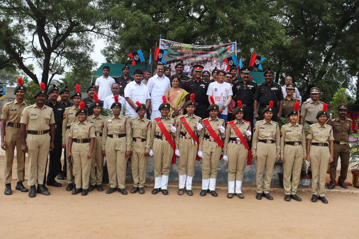 Unity_flame_run's tweet photo. The flame has reached Erode ( Molakkadu ) where the #unityflamerun team was welcomed in a very traditional way. 450/3000 kilometres done. The run is in progress.
#day9
#ekbharatshreshthabharat
@HQ_DG_NCC 
@Gen_VKSingh https://t.co/Y59RRhhYiG