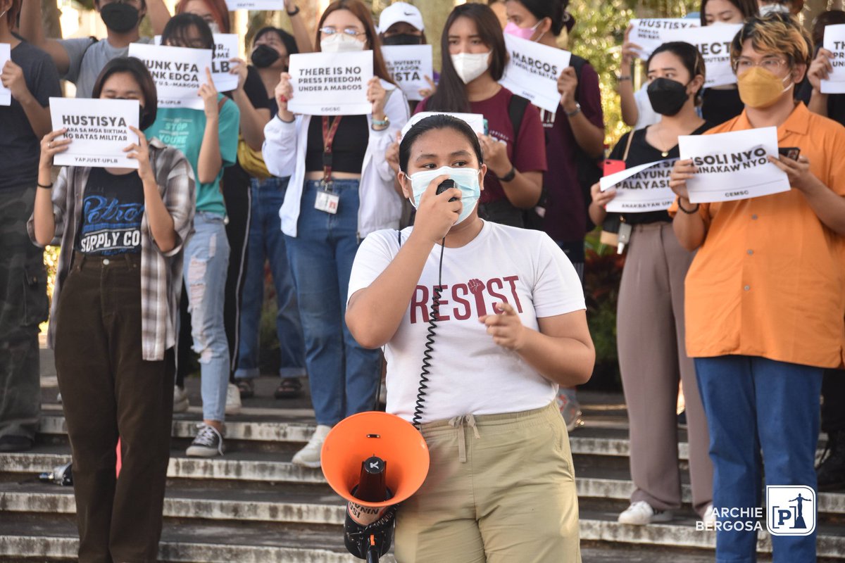 uplbperspective's tweet photo. Isiniwalat ng mga naging tagapagsalita ang pag-abuso ng IRRI sa local farmers na sa halip na harapin ang mga magsasaka ay piniling kausapin ang mga namumuno sa mapang-abusong institusyon.

#MarcosNotWelcomeInUPLB https://t.co/bE0nNTi0FK