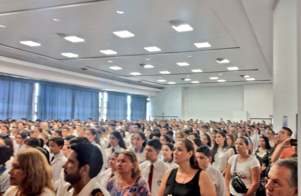 #AHORA Entrega de Diplomas de Honor a los Abanderados y Escoltas de las distintas instituciones educativas de la ciudad!!
#ElConcejoDeTodos